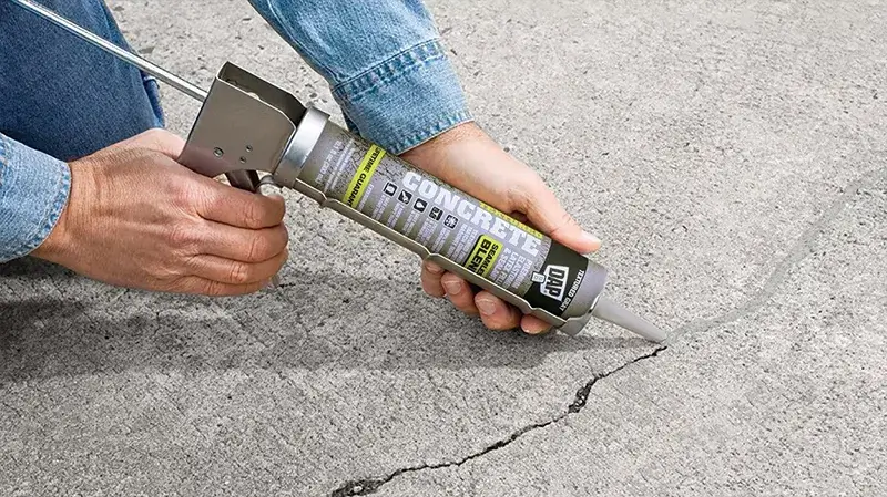 Caulk Crack Filling